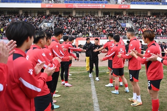  今日賽前，俱樂部為前球員馬曉磊及文爍舉行了退役儀式