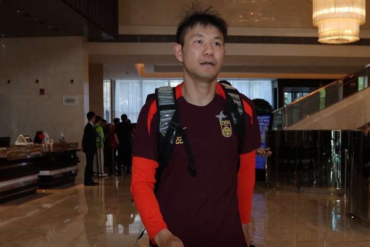  李源一3次助攻位居助攻榜榜首，李璇：再看伊萬發(fā)言覺得有種錯亂
