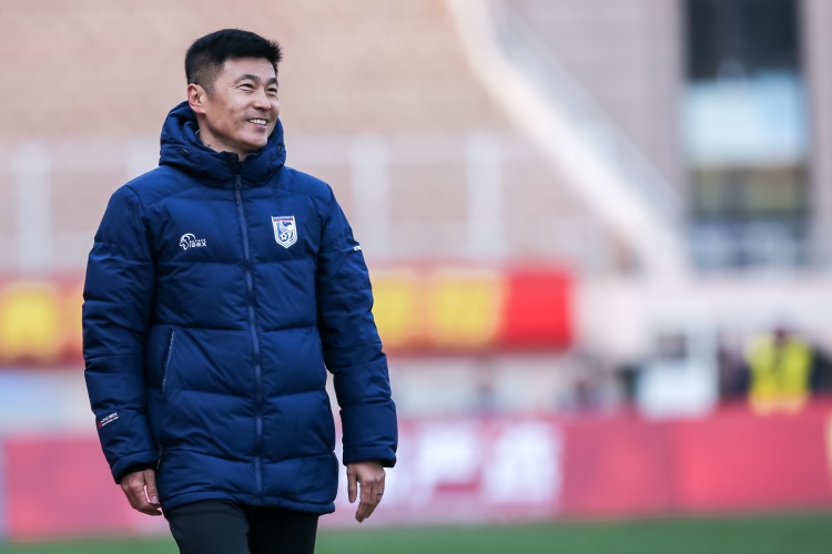  足球報(bào)：大連英博低調(diào)備戰(zhàn)，簽約贊助商為大連足球注入新活力