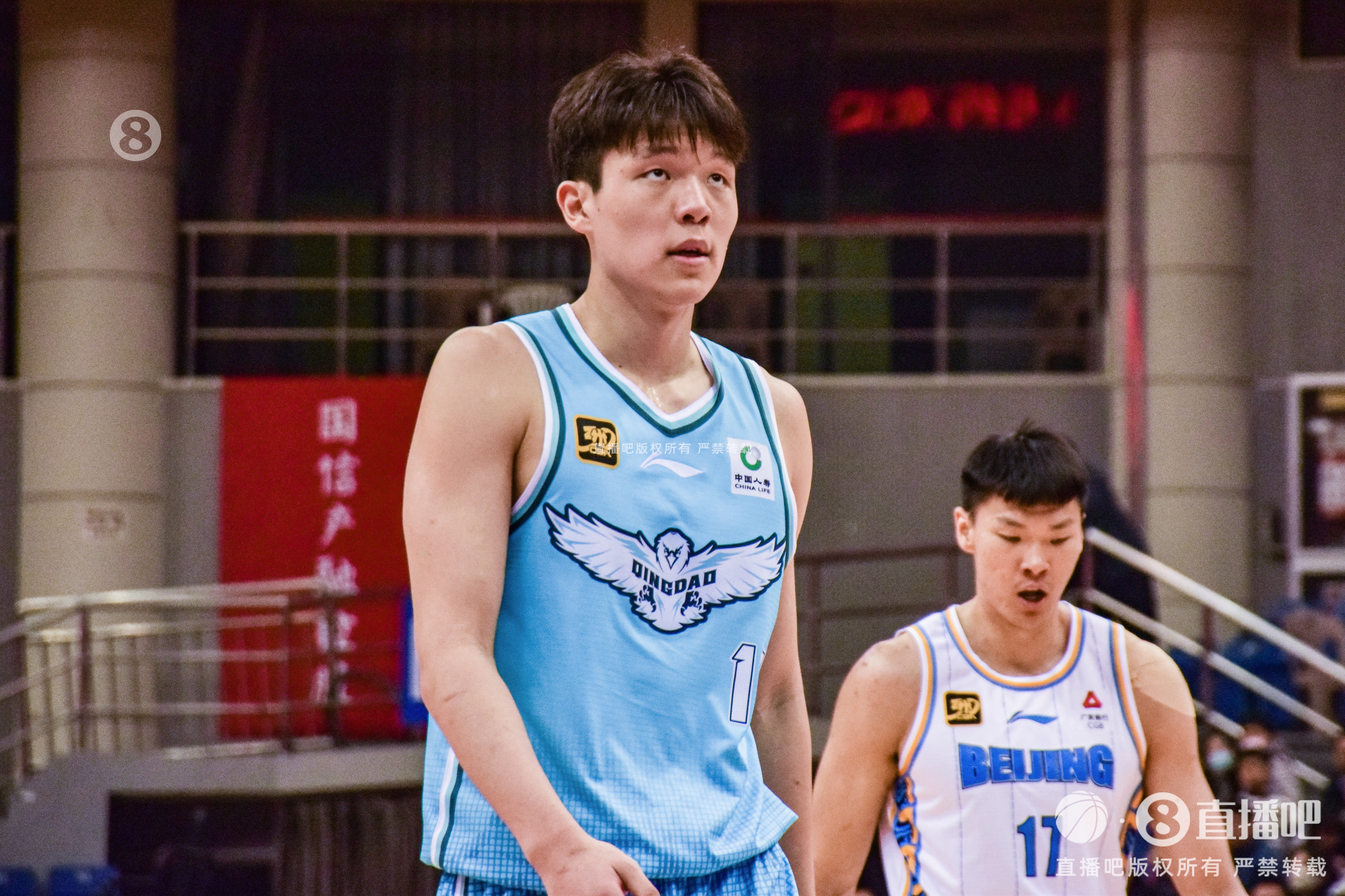  內(nèi)線攻防俱佳！楊瀚森半場10分鐘4中3砍9分11板&另有3斷2帽