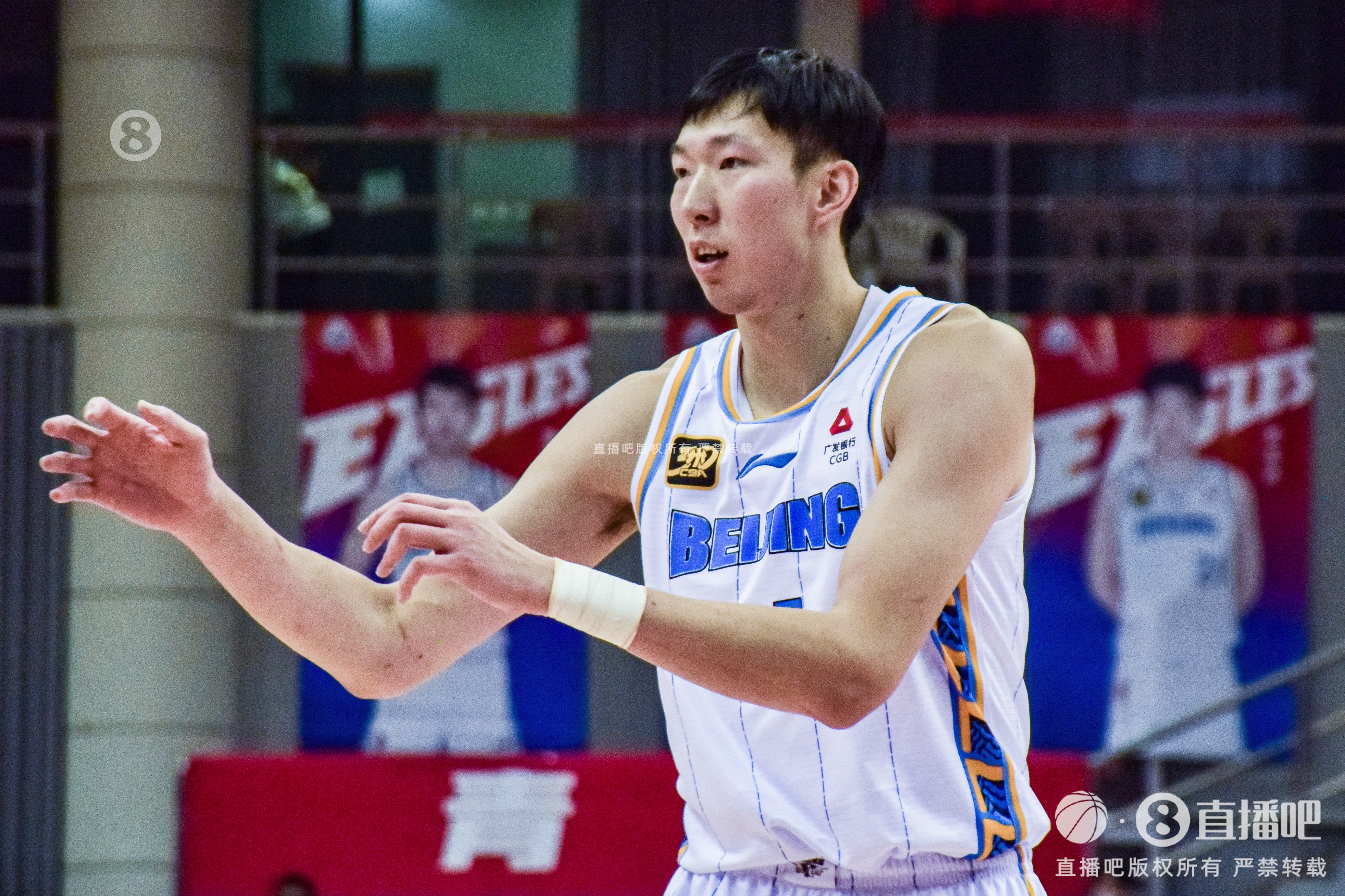  高效且全面！周琦全場11投7中 拿下17分14籃板1搶斷2蓋帽