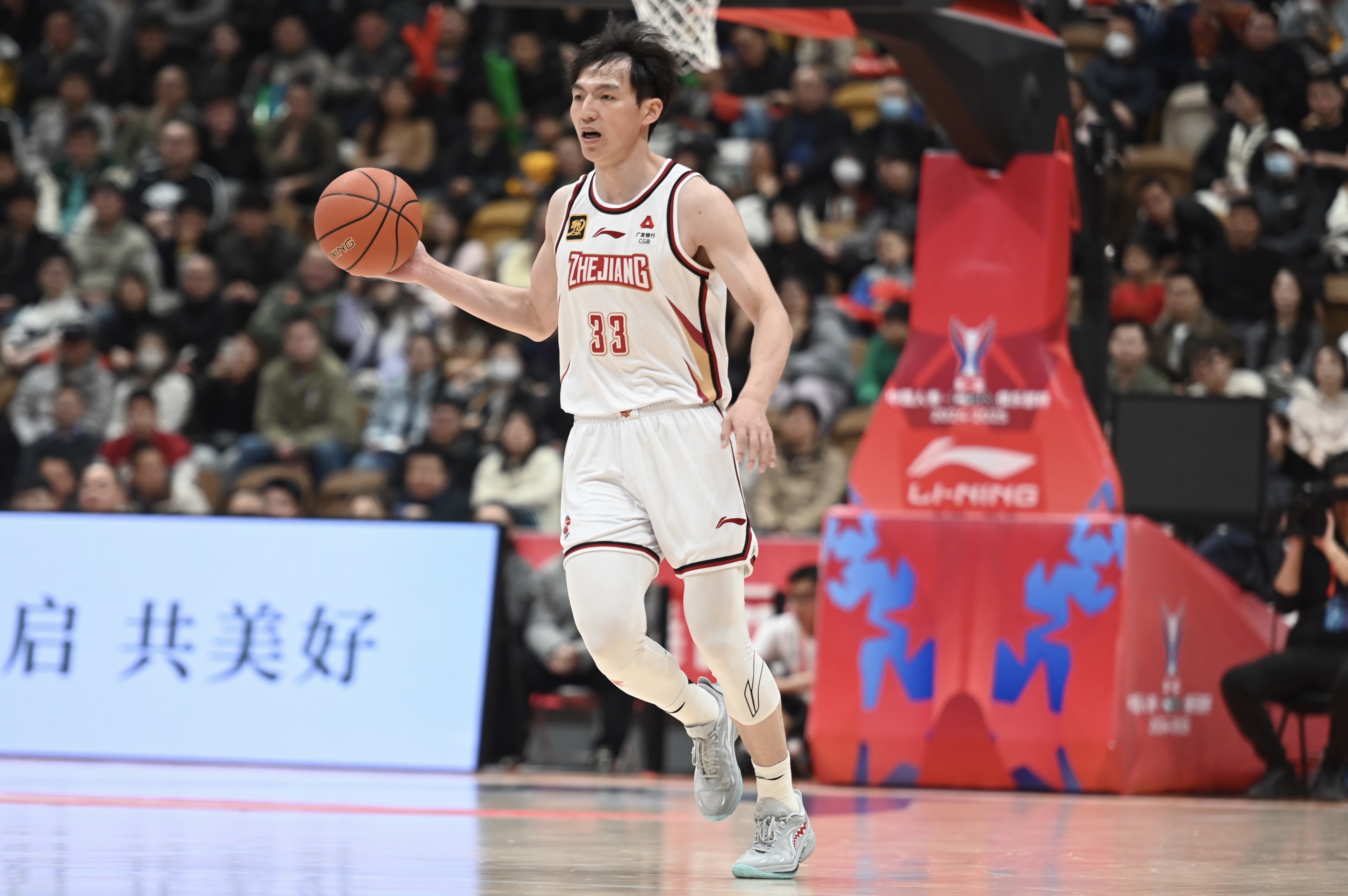  雙槍表現(xiàn)不錯！吳前和陸文博均9中5&三分合計15中7合砍30分