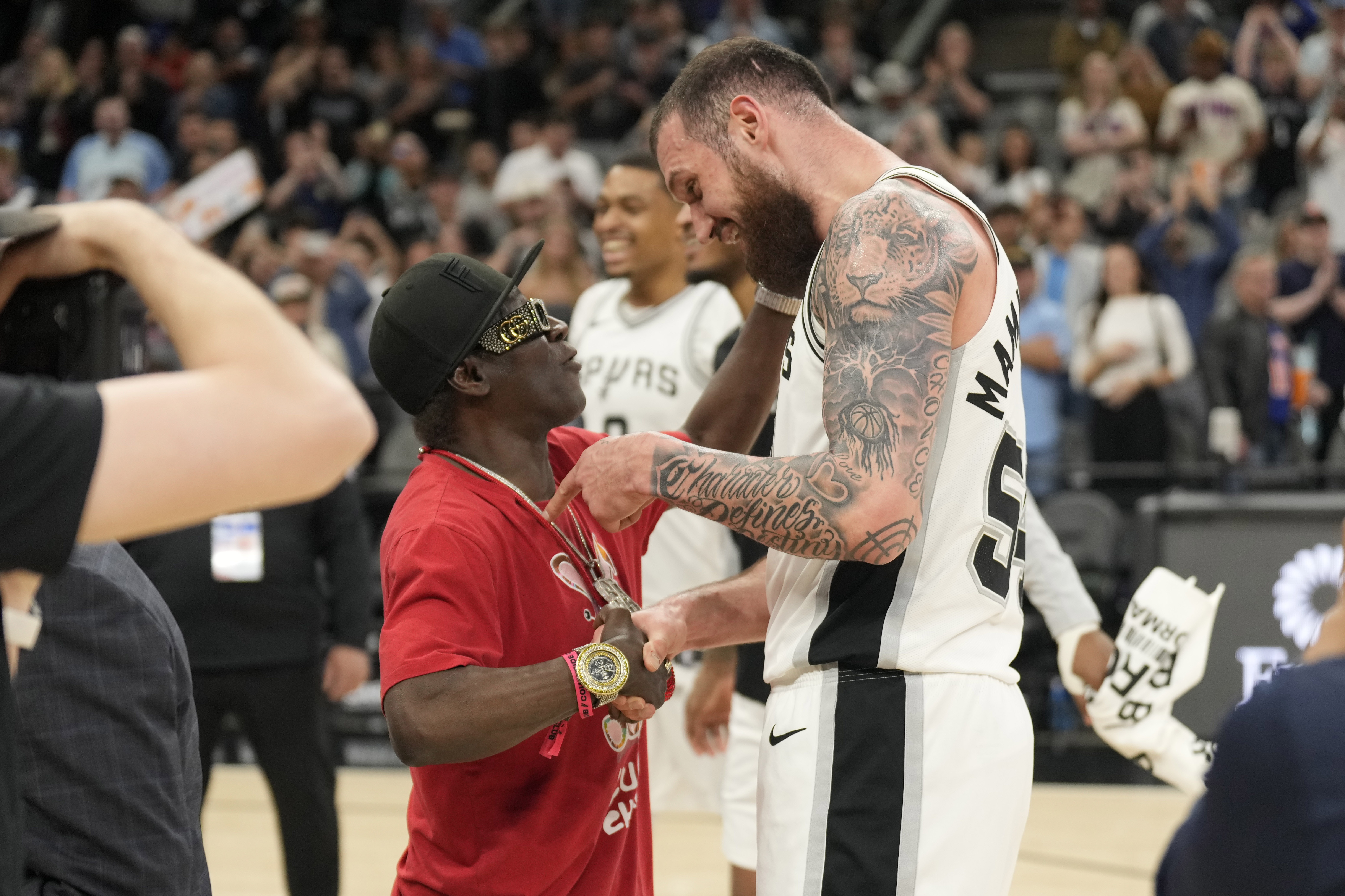  馬穆上場19分鐘就砍下34分！哈特：他能進入NBA是有原因的